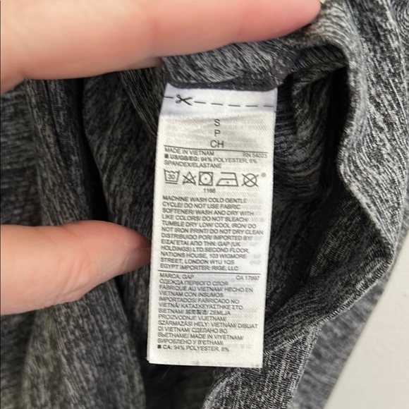 GAP Gray Sleeveless Muscle Tee - Picture 5 of 6